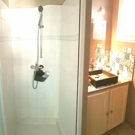 Appartement Joli Avec Petit Jardin